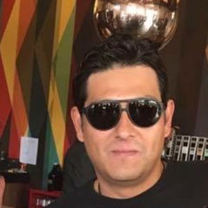 Meet your Posher, Carlos